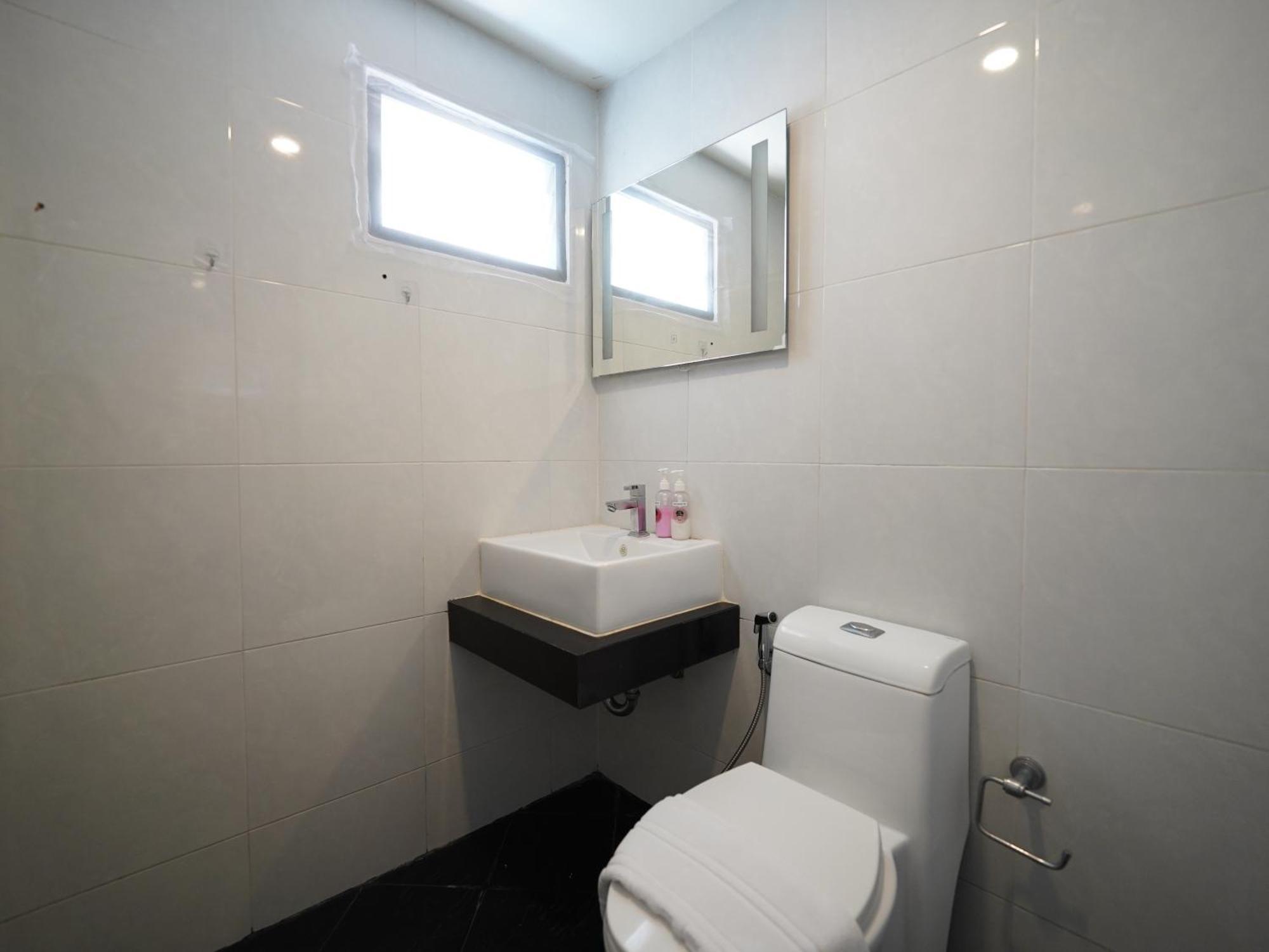 Roomquest Bangkok Don Mueang Airport חדר תמונה